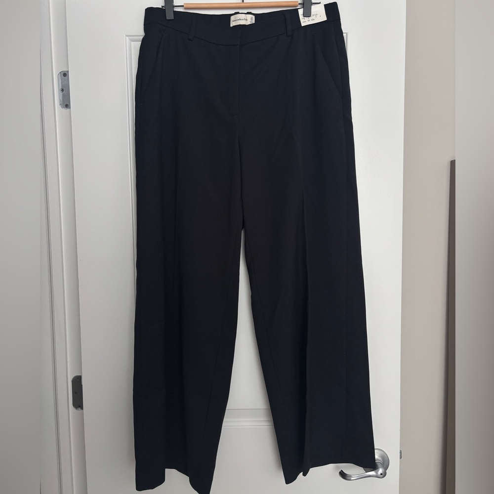 Abercrombie & Fitch Wide Leg Trouser